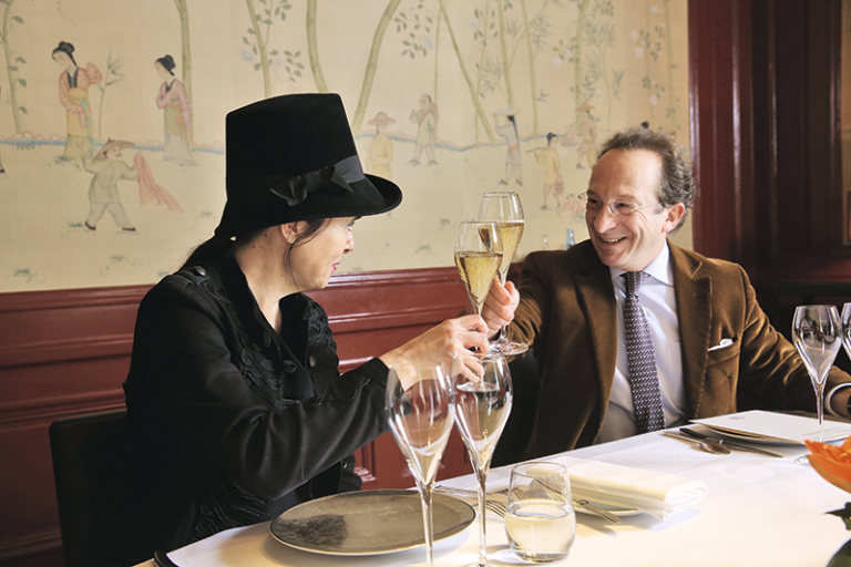 « Je mets le champagne infiniment au-dessus de toutes les drogues »