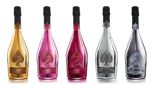 Les cinq cuvées Armand de Brignac : Brut Gold, Rosé, Demi-sec, Blanc de blancs et Blanc de noirs.  