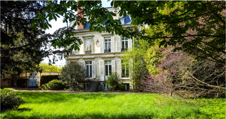 Une villa et un coffret collector